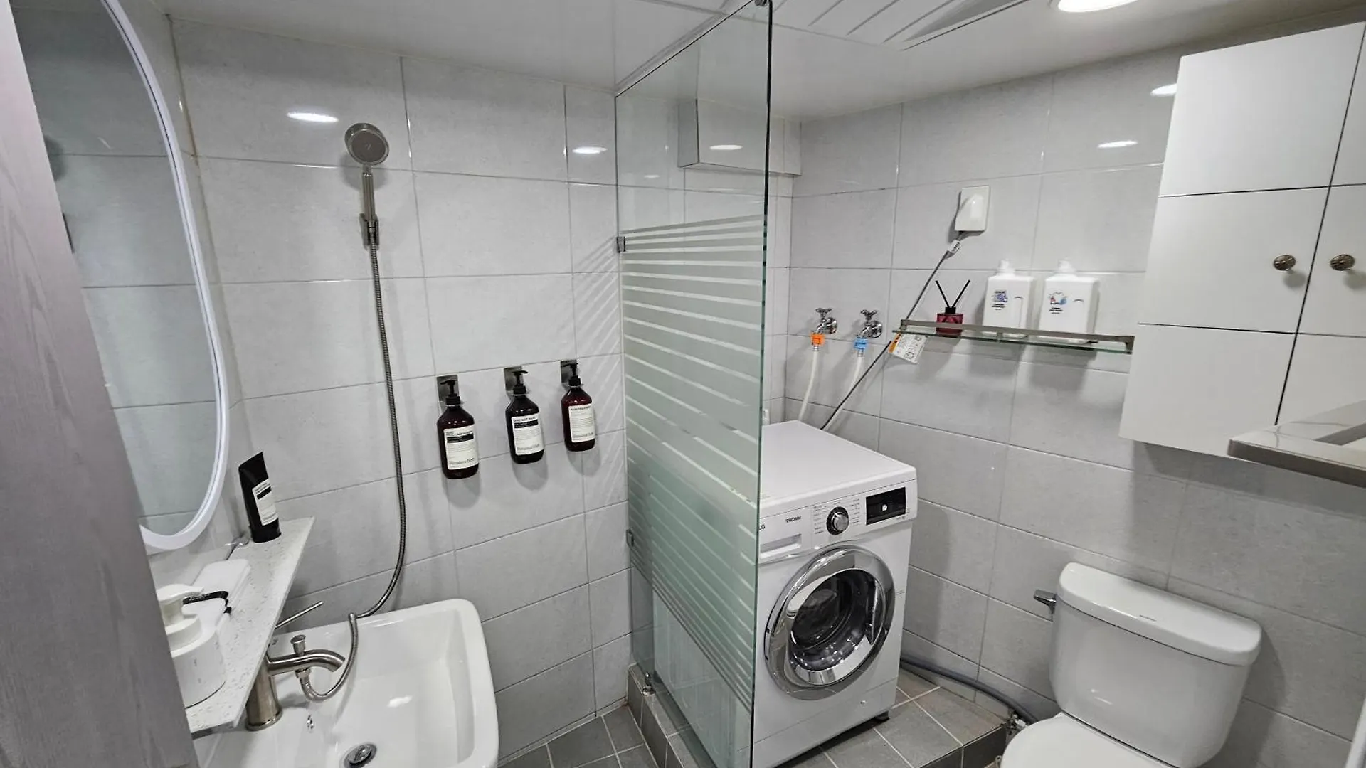 Apartment Busan Subway 6Min #2 Rooms #2 Queen Beds #Hotel Bedding #Ott #Table#1St Floor