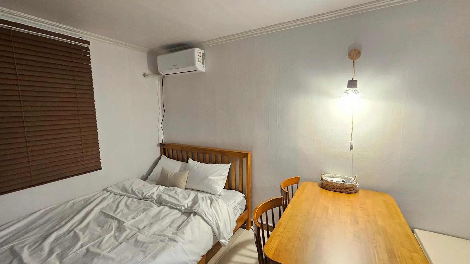 Busan Subway 6Min #2 Rooms #2 Queen Beds #Hotel Bedding #Ott #Table#1St Floor South Korea