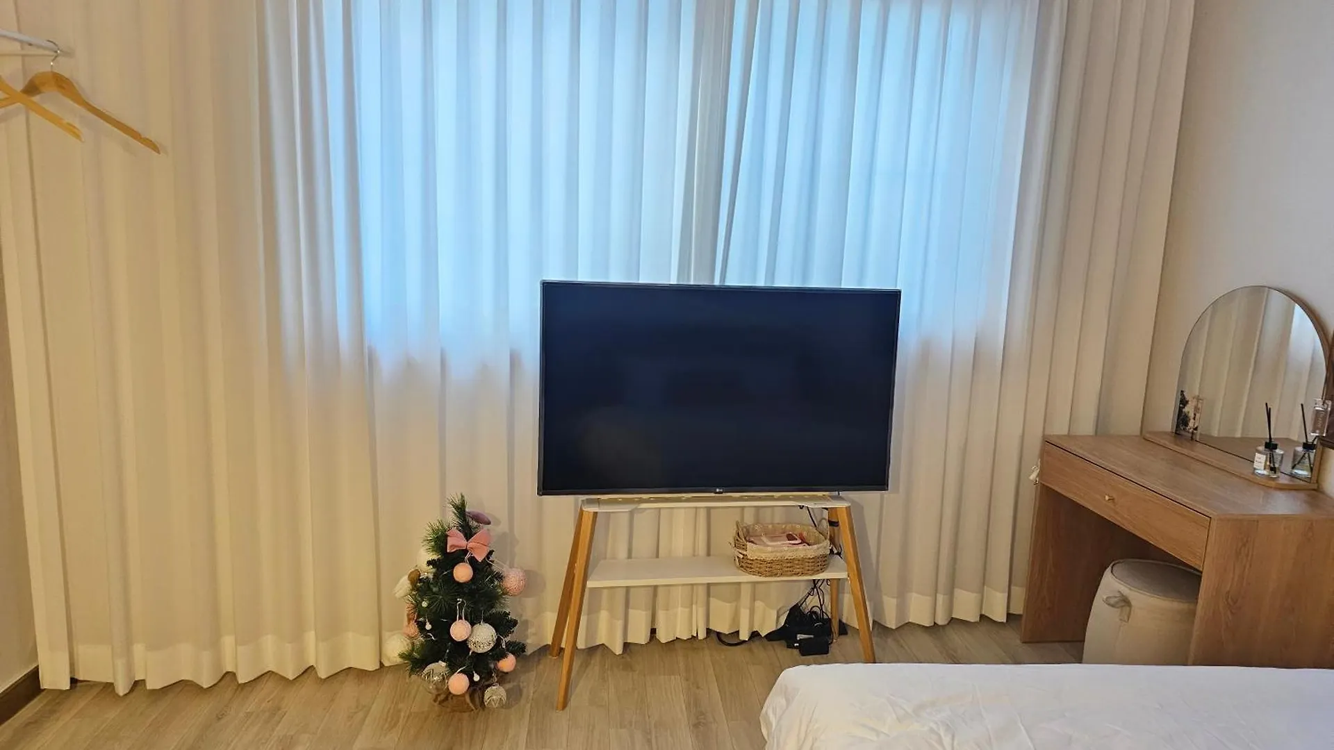 Busan Subway 6Min #2 Rooms #2 Queen Beds #Hotel Bedding #Ott #Table#1St Floor 0*,  South Korea