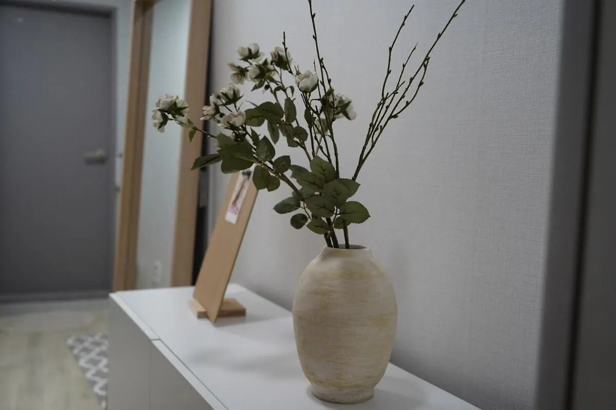 Apartment Busan Subway 6Min #2 Rooms #2 Queen Beds #Hotel Bedding #Ott #Table#1St Floor South Korea